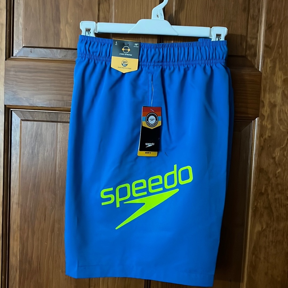 New Speedo Mens Swim Shorts L NWT
